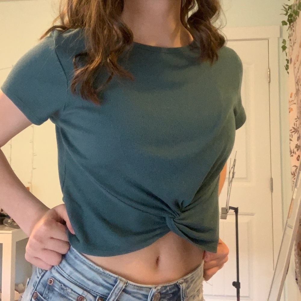 Tillys Crop top
